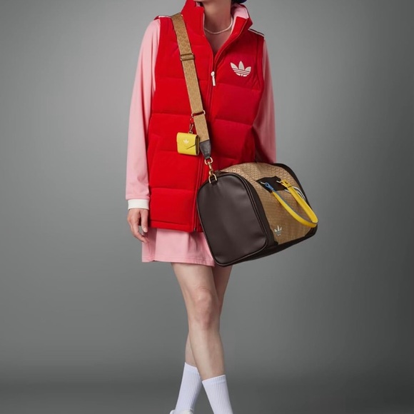 adidas ORIGINALS WOMEN'S ADICOLOR 70S VELVET DOWN PUFFER LUXE VEST, Red. Size XL - Picture 6 of 8